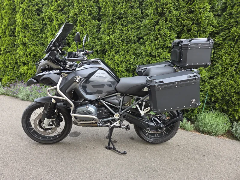 BMW R1200 GS Triple Black - widok z boku